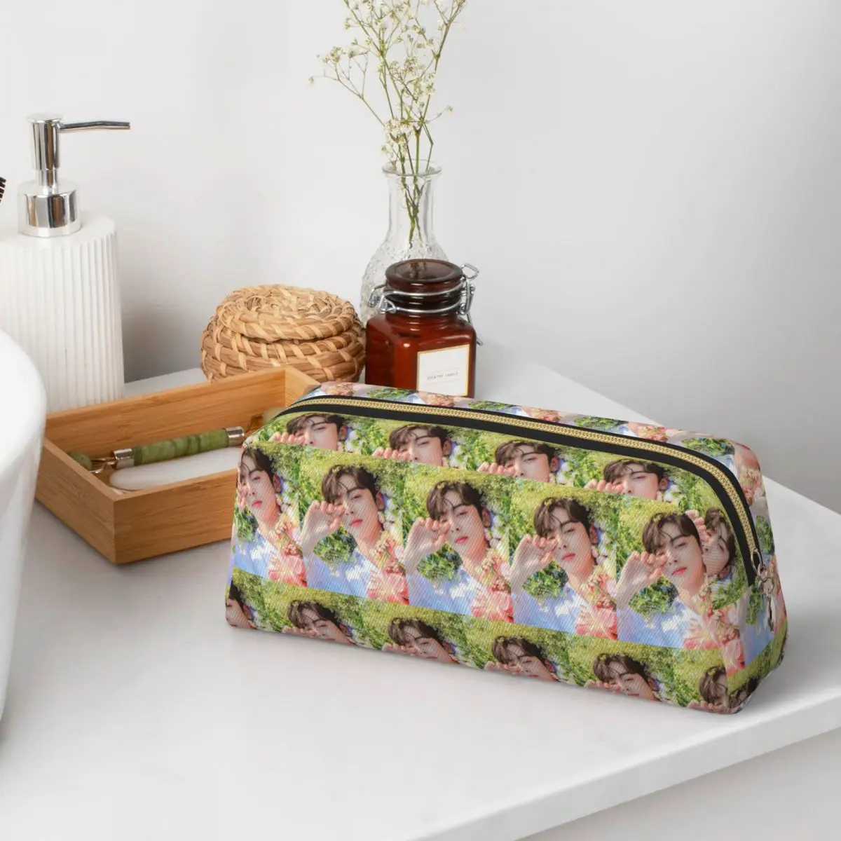 Estojo de Lápis Cha EunWoo Kpo - Stationery And Office Supply Chain avaliação e preço